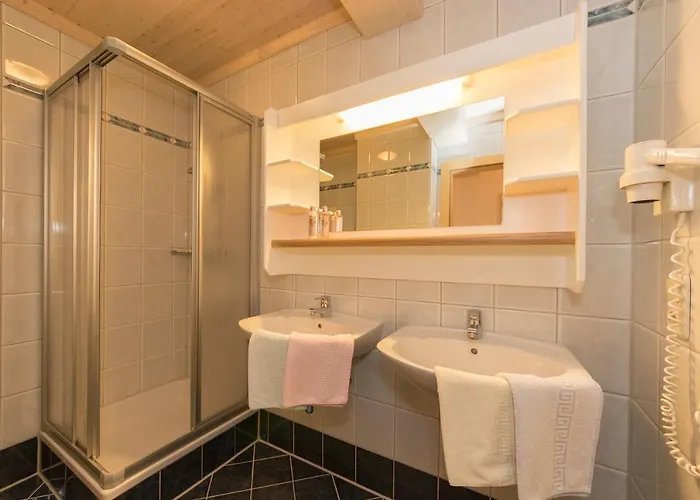 아파트 Appartement-gaestehaus Marie Anderl