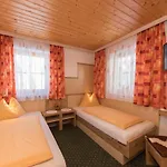 Appartement-gaestehaus Marie Anderl شقة *